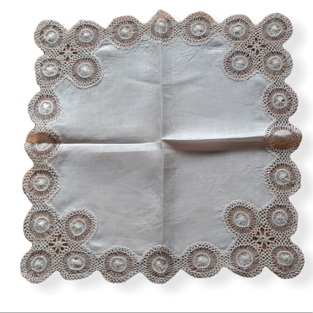Handmade bobbin lace hanky